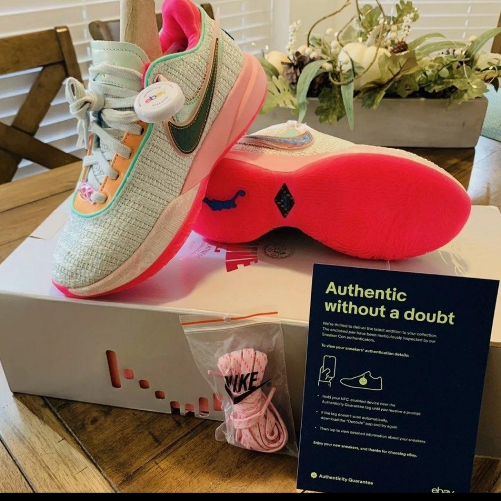 LEBRON XX NIKE SNEAKERS